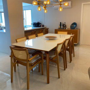 Mesa de jantar Ômega